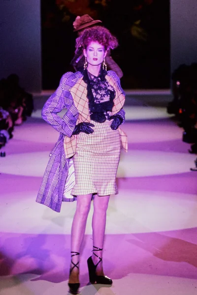 Look 25